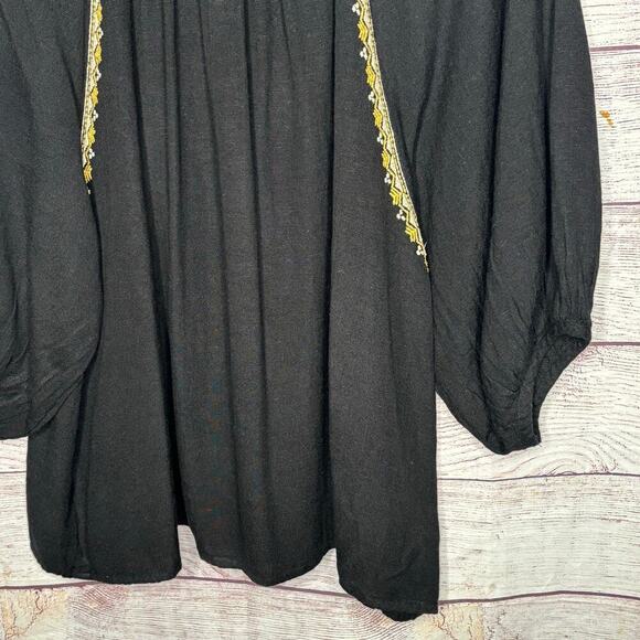 World Market Embroidered Linen Blend Boho Oversized Peasant Top Size S/M - Picture 10 of 10
